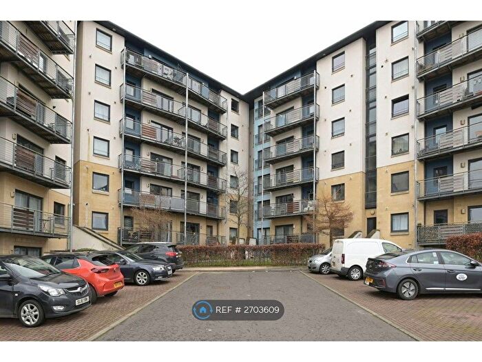 2 Bedroom Flat To Rent In Drybrough Crescent, Edinburgh, EH16