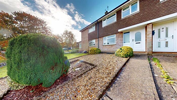 3 Bedroom House For Sale In Roman Way, Paulton, Bristol, BS39