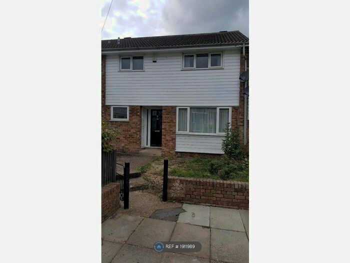 3 Bedroom Terraced House To Rent In Mackenzie Way, Gravesend, DA12
