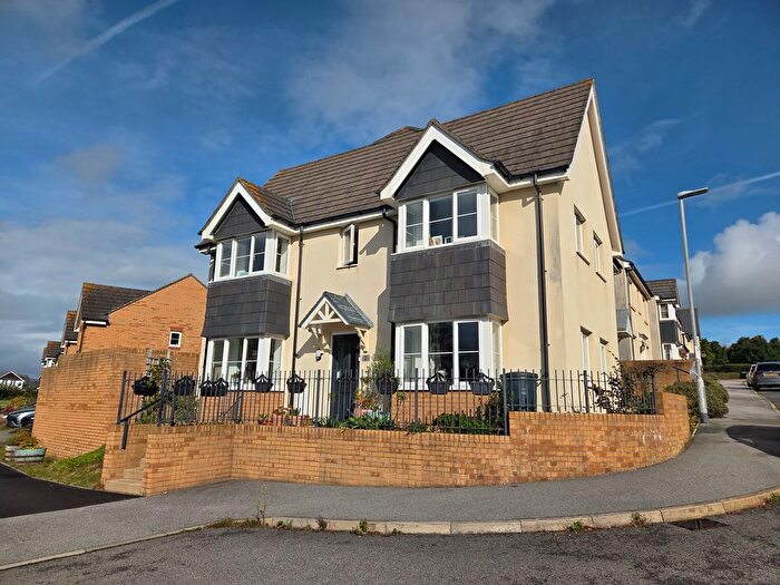 3 Bedroom Semi-Detached House To Rent In Shearwater Drive, Bude, EX23