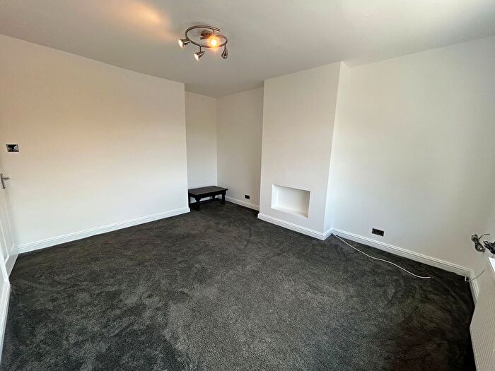 2 Bedroom Flat To Rent In Riddings Road, Altrincham, WA15