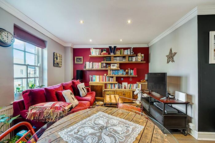2 Bedroom Flat For Sale In Whitechapel Road, Whitechapel, London, E1