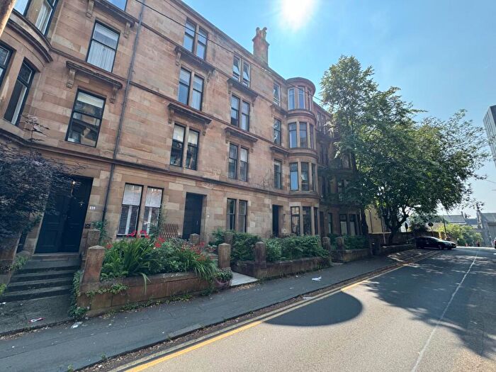 3 Bedroom Flat To Rent In Hillhead Street, Glasgow, G12