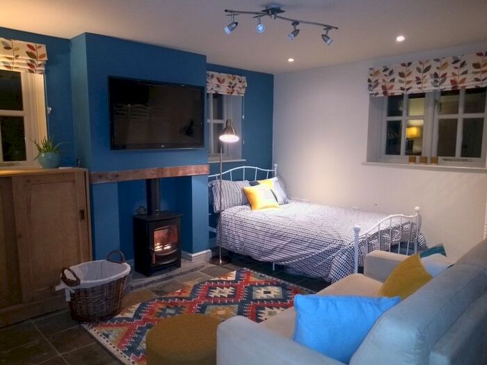 Studio To Rent In Hill Farm, Dinnington, Hinton St George, TA17