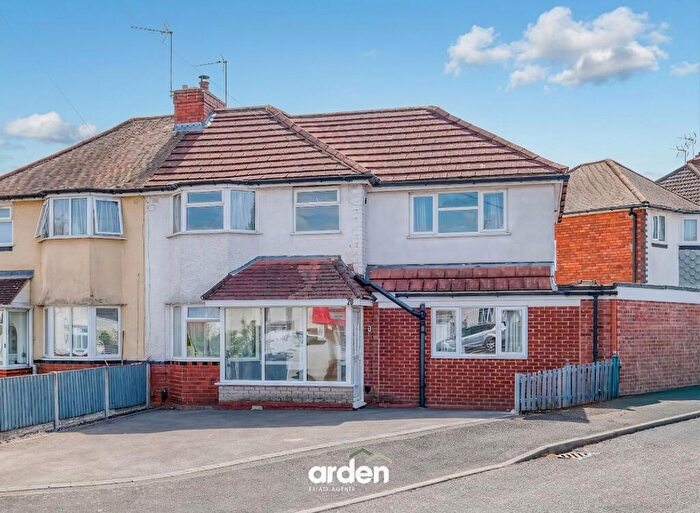 4 Bedroom Semi Detached House For Sale In Westfield Avenue, Birmingham, B14