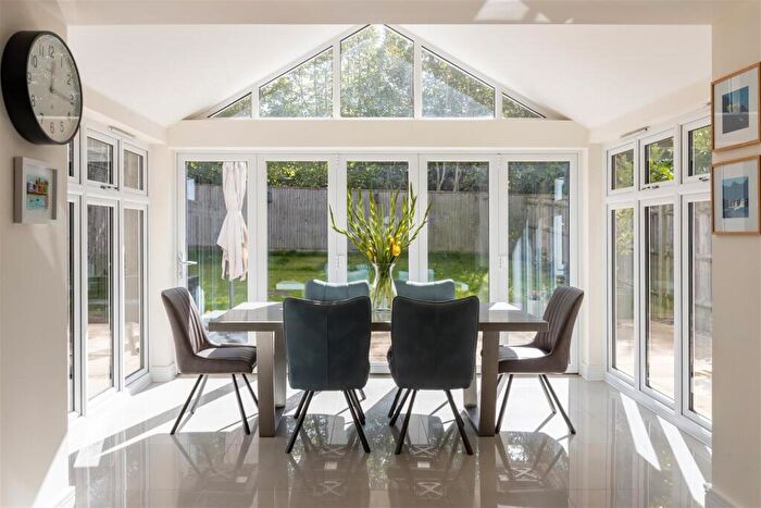 4 Bedroom Detached House For Sale In Sycamore Mews, Caterham, CR3