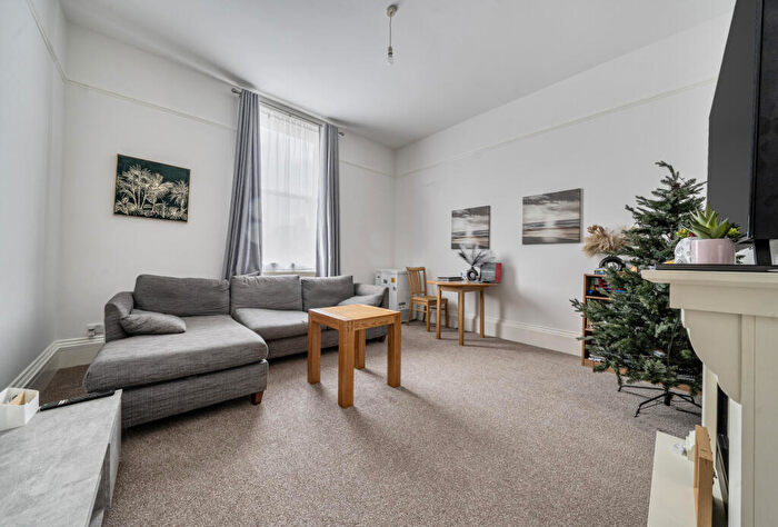 2 Bedroom Apartment For Sale In Kingsley House, - Upper Oldfield Park, Bath, BA2