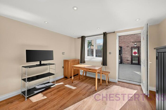 3 Bedroom Property To Rent In Hickin Street, Cubitt Town, E14