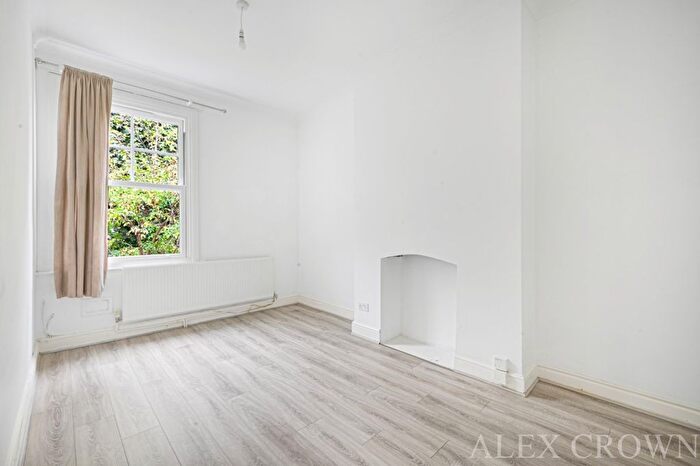 2 Bedroom Flat To Rent In Thistlewaite Road, Clapton, E5