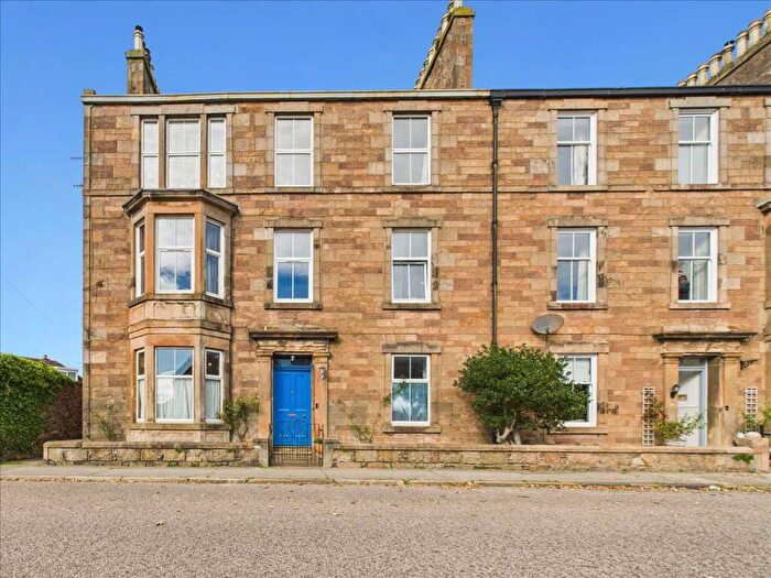 2 Bedroom Flat For Sale In Lochend Street, Campbeltown, PA28