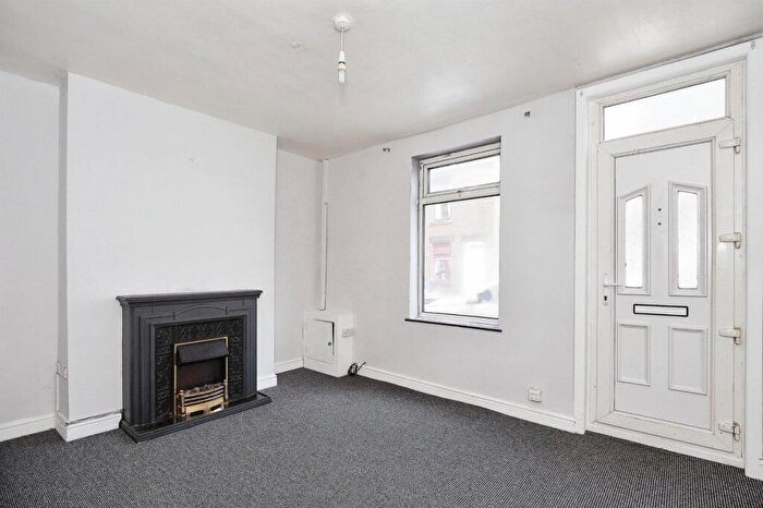 3 Bedroom House To Rent In Milgate Street, Royston, Barnsley, S71