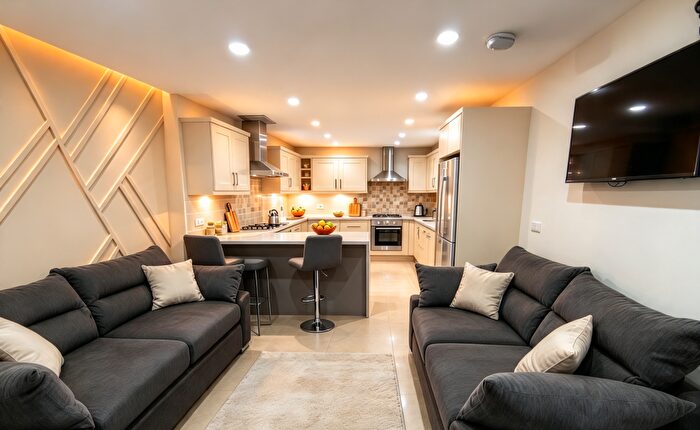 8 Bedroom Terraced House To Rent In Harrow Road, Birmingham, B29