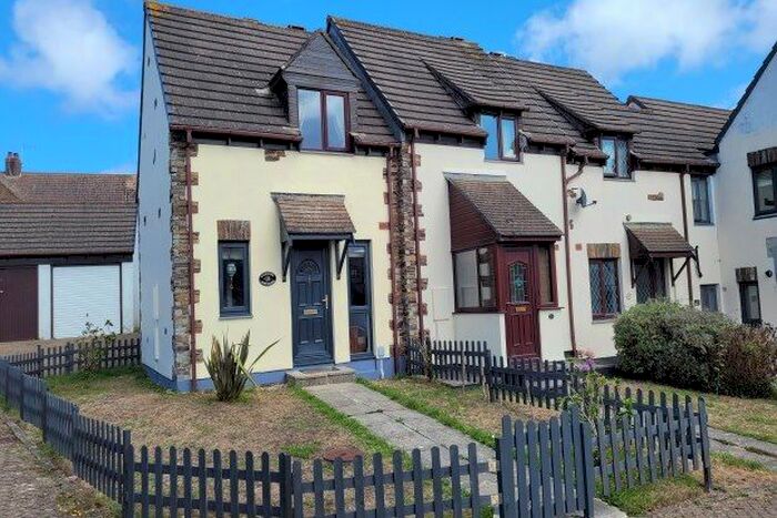 2 Bedroom Property To Rent In Sarahs View, Padstow, PL28