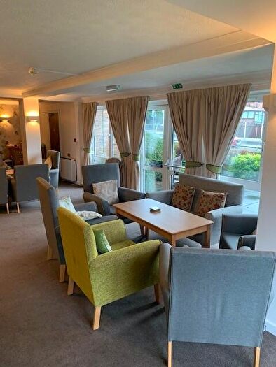 1 Bedroom Flat To Rent In Over 's Only- One Bedroom, First-Floor Flat, Daisyfield Grange, Rossefield Approach, Leeds, West Yorkshire, LS13