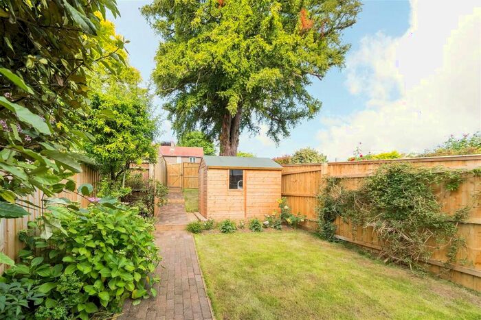3 Bedroom Semi-Detached House For Sale In Dorchester-on-Thames, South Oxfordshire, OX10
