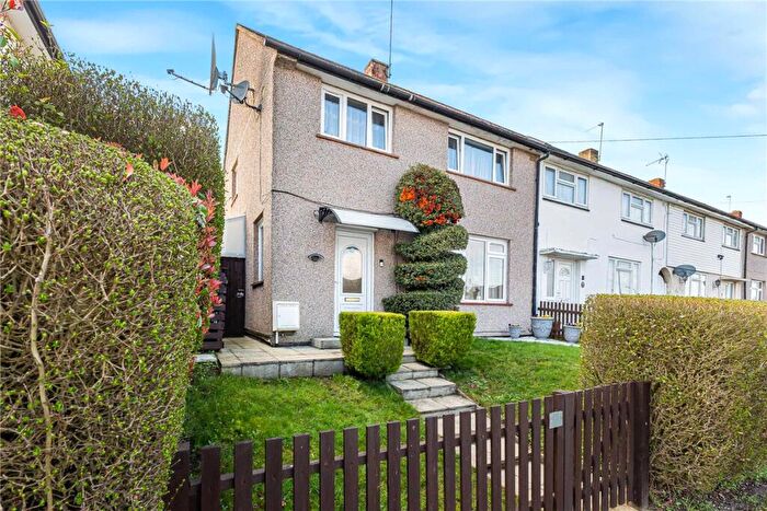 3 Bedroom End Of Terrace House For Sale In Whippendell Way, St Pauls Cray, Kent, BR5