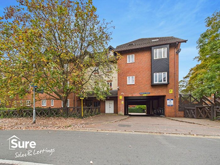 1 Bedroom Flat To Rent In Regency Court, Alexandra Road, Hemel Hempstead, Hertfordshire, HP2