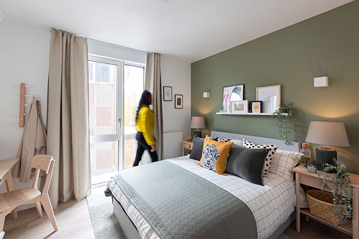 1 Bedroom Flat For Sale In Addiscombe Grove, Croydon, CR0