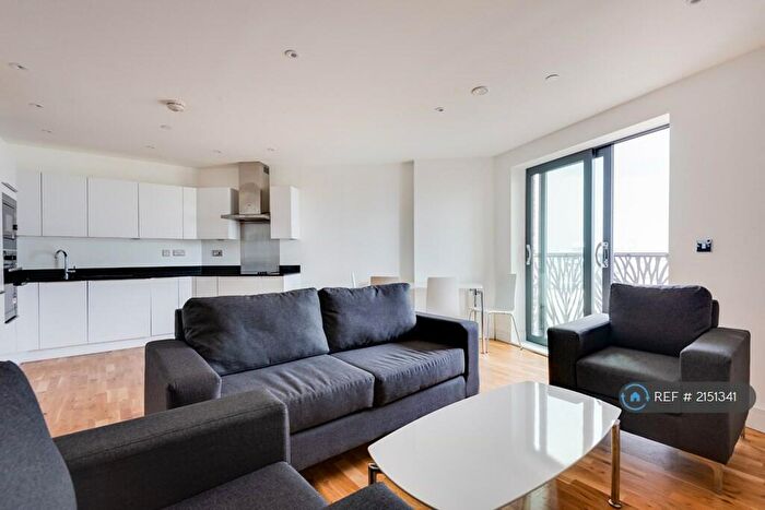 3 Bedroom Flat To Rent In Cityview Point, London, E14