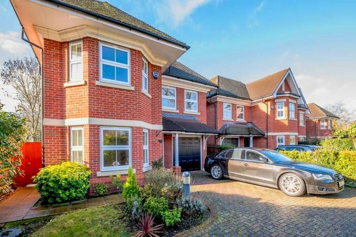 6 Bedroom Detached House To Rent In The Knoll, Waxwell Lane, Pinner, HA5