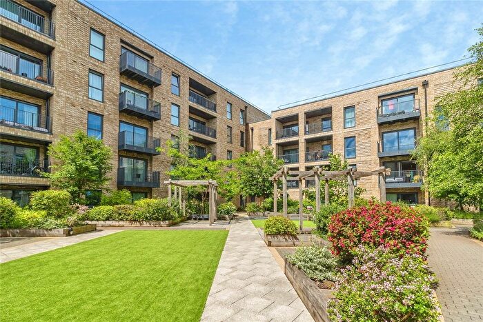 1 Bedroom Flat For Sale In Canal Street, Campbell Park, Milton Keynes, Buckinghamshire, MK9