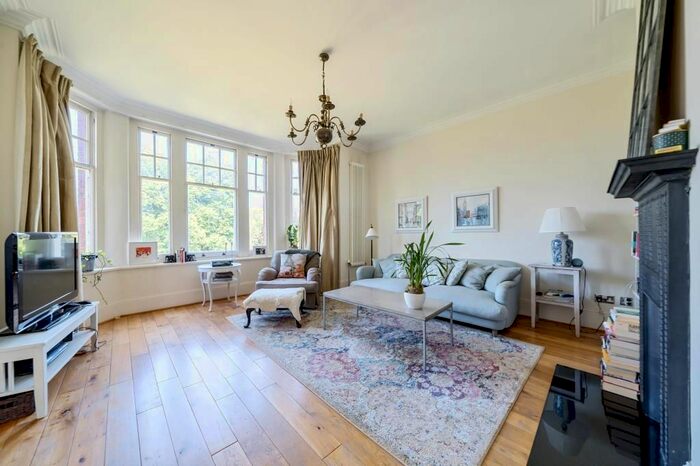 3 Bedroom Flat To Rent In Richmond Bridge Mansions, East Twickenham, TW1