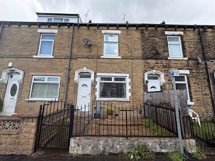 3 Bedroom Terraced House For Sale In Glendare Road, Lidget Green, Bradford, BD7