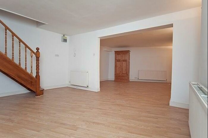 1 Bedroom Apartment To Rent In Malden Road, NW5