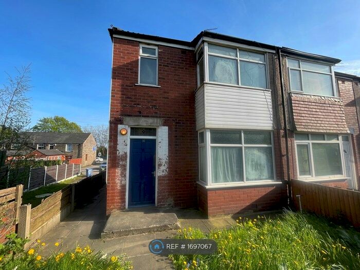 3 Bedroom End Of Terrace House To Rent In Third Avenue, Bury, BL9