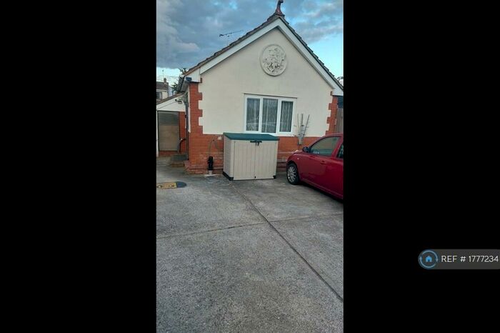 Studio To Rent In Pound Lane, Bowers Gifford, Basildon, SS13