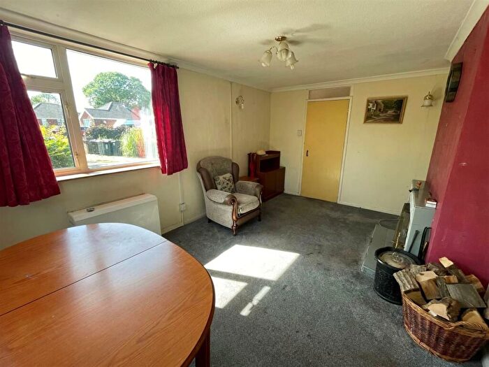 2 Bedroom Bungalow For Sale In Church Lane, Alvingham, Louth, LN11