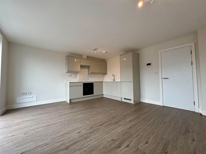 1 Bedroom Flat To Rent In - Vicotria Road, Farnborough, GU14