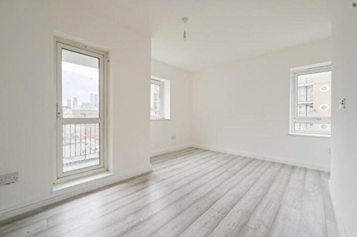 2 Bedroom Flat For Sale In Burgess Street, , Tower Hamlets, London, E14