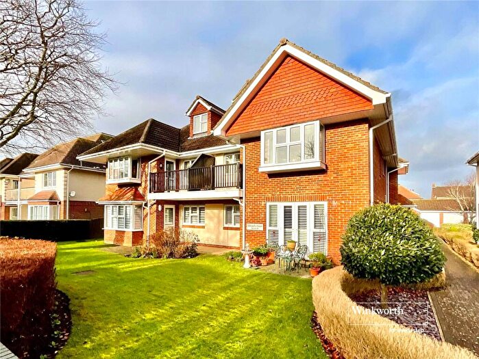 2 Bedroom Apartment For Sale In Wortley Road, Highcliffe, Christchurch, BH23