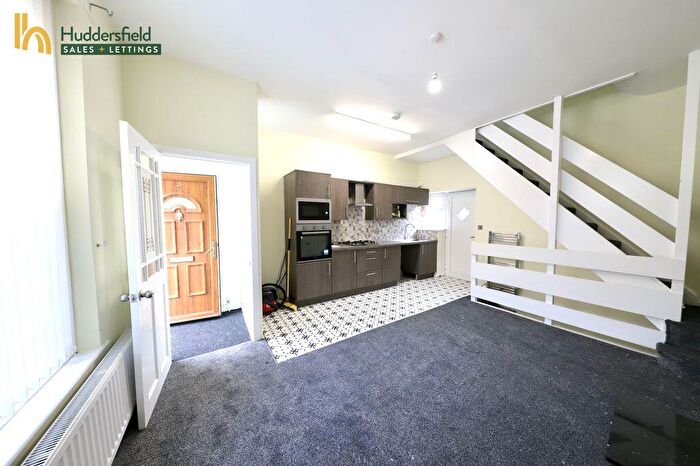 2 Bedroom Detached House To Rent In Cecil Street, Huddersfield, HD1