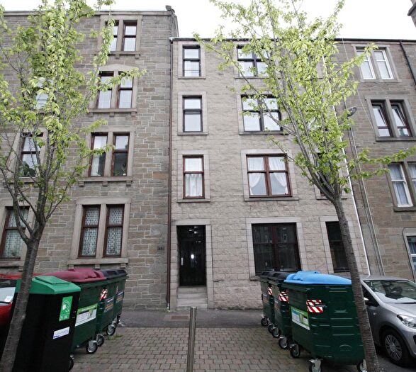 2 Bedroom Flat To Rent In Baldovan Terrace, Dundee, DD4