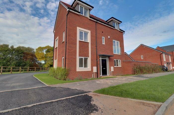 4 Bedroom Detached House To Rent In Anemone Avenue, Stafford, ST17