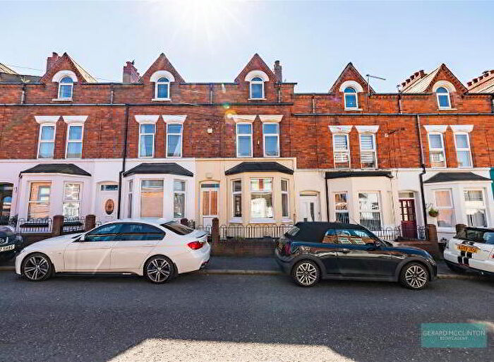 4 Bedroom TownHouse For Sale In Lomond Avenue, Belfast, BT4