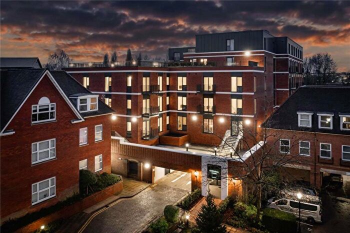 3 Bedroom Apartment To Rent In Imperial House, - Homer Road, Solihull, B91
