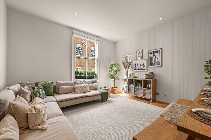 2 Bedroom Flat To Rent In Bingham Place, London, W1U