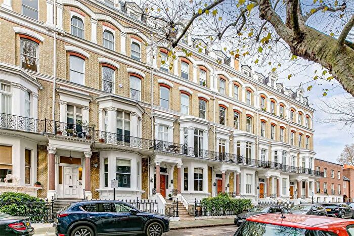 4 Bedroom Flat For Sale In Vicarage Gate, Kensington, W8