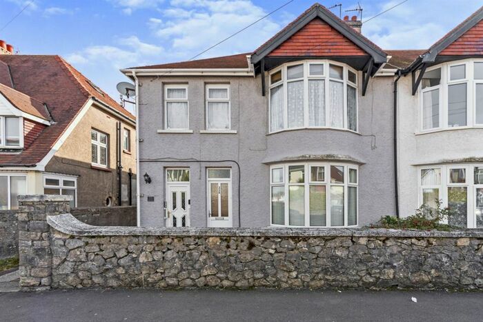 2 Bedroom Property To Rent In Park Avenue, Porthcawl, CF36