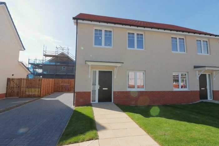 3 Bedroom Semi-Detached House To Rent In James Bruce Drive, Larbert, Falkirk, FK5