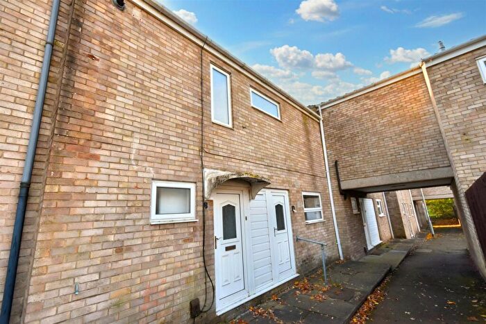 3 Bedroom Terraced House To Rent In Reigate Walk, Corby, NN18