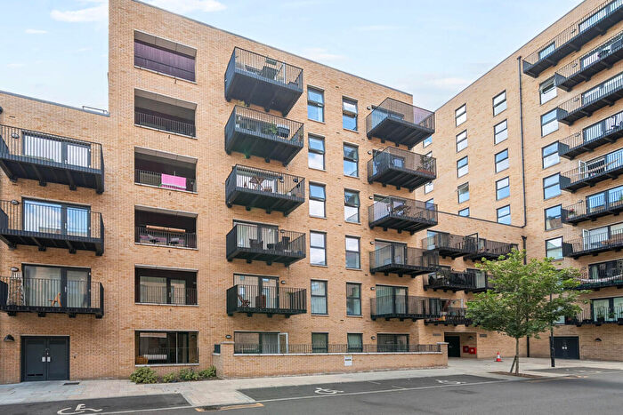 2 Bedroom Apartment For Sale In Brumwell Avenue, London, SE18