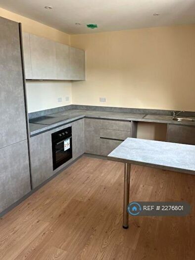 2 Bedroom Flat To Rent In High Street, Gillingham, ME7