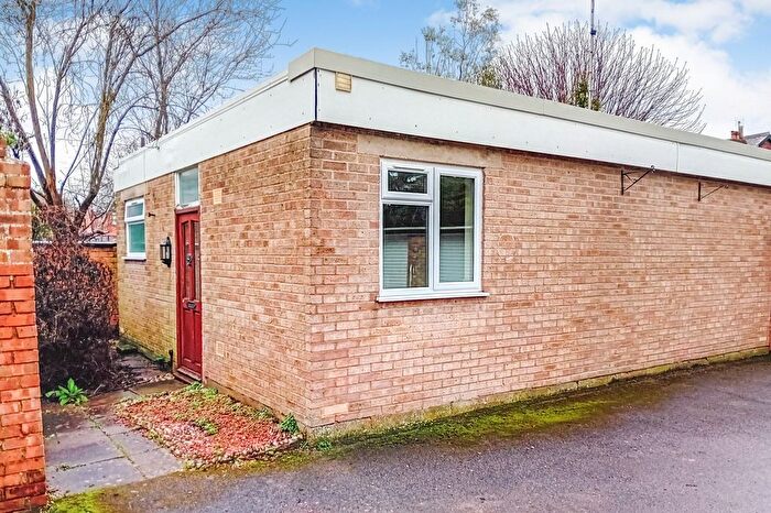 1 Bedroom Bungalow For Sale In Queens Road, Cheltenham, GL50