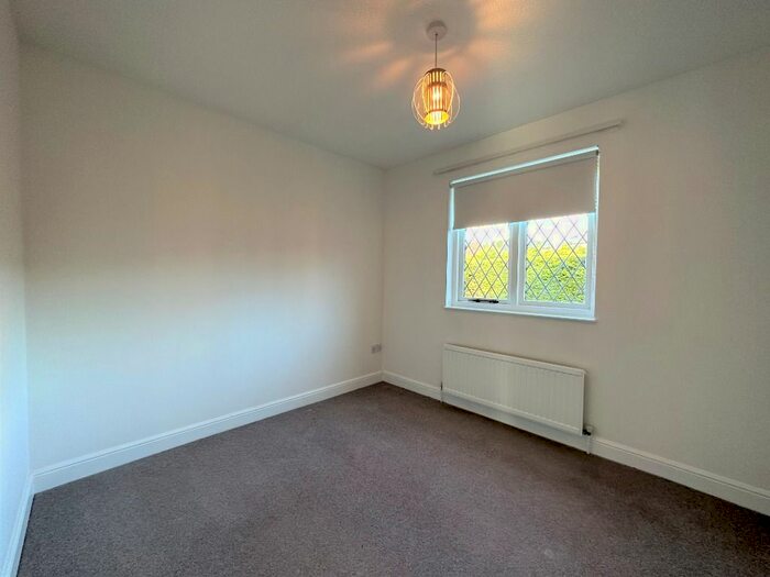 2 Bedroom Bungalow To Rent In Whitelea Crescent, Kilmacolm, Inverclyde, PA13