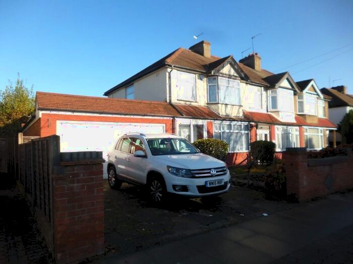 3 Bedroom End Of Terrace House To Rent In Carterhatch Road, Enfield, EN3