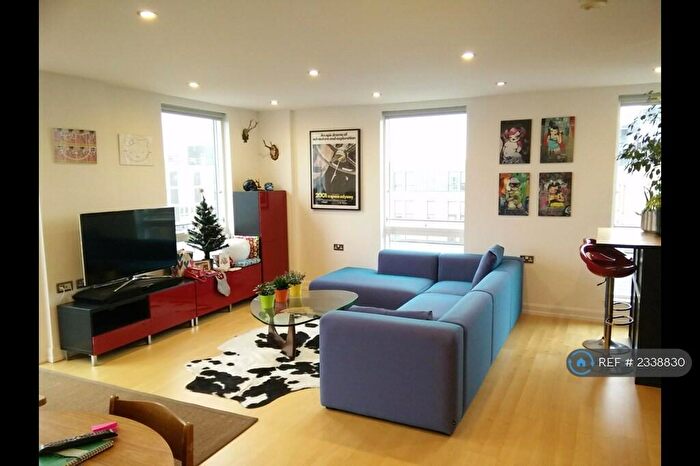 3 Bedroom Flat To Rent In Hertford Road, London, N1